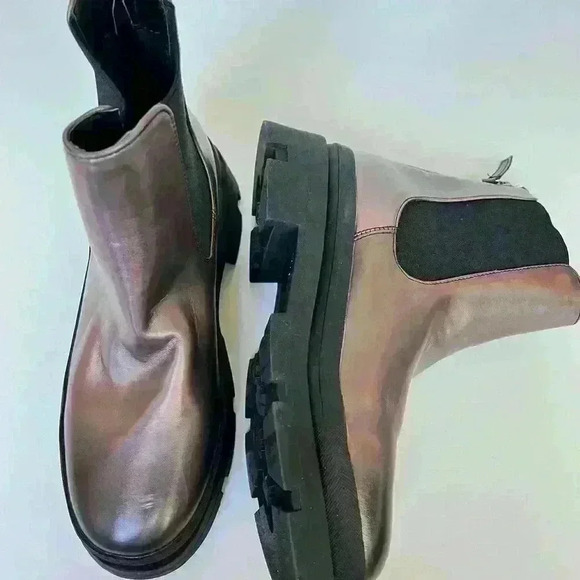 Steve Madden Kids JTeresta Purple
Iridescent Boot Big Girl - Picture 5 of 6